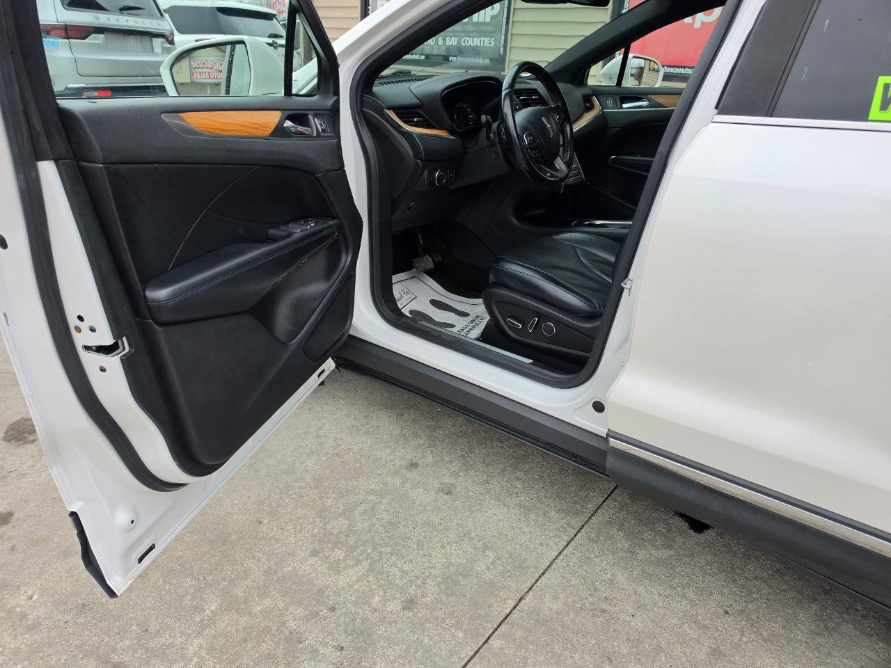 Used 2015 Lincoln MKC AWD w/ Equipment Group 102A Reserve image 11