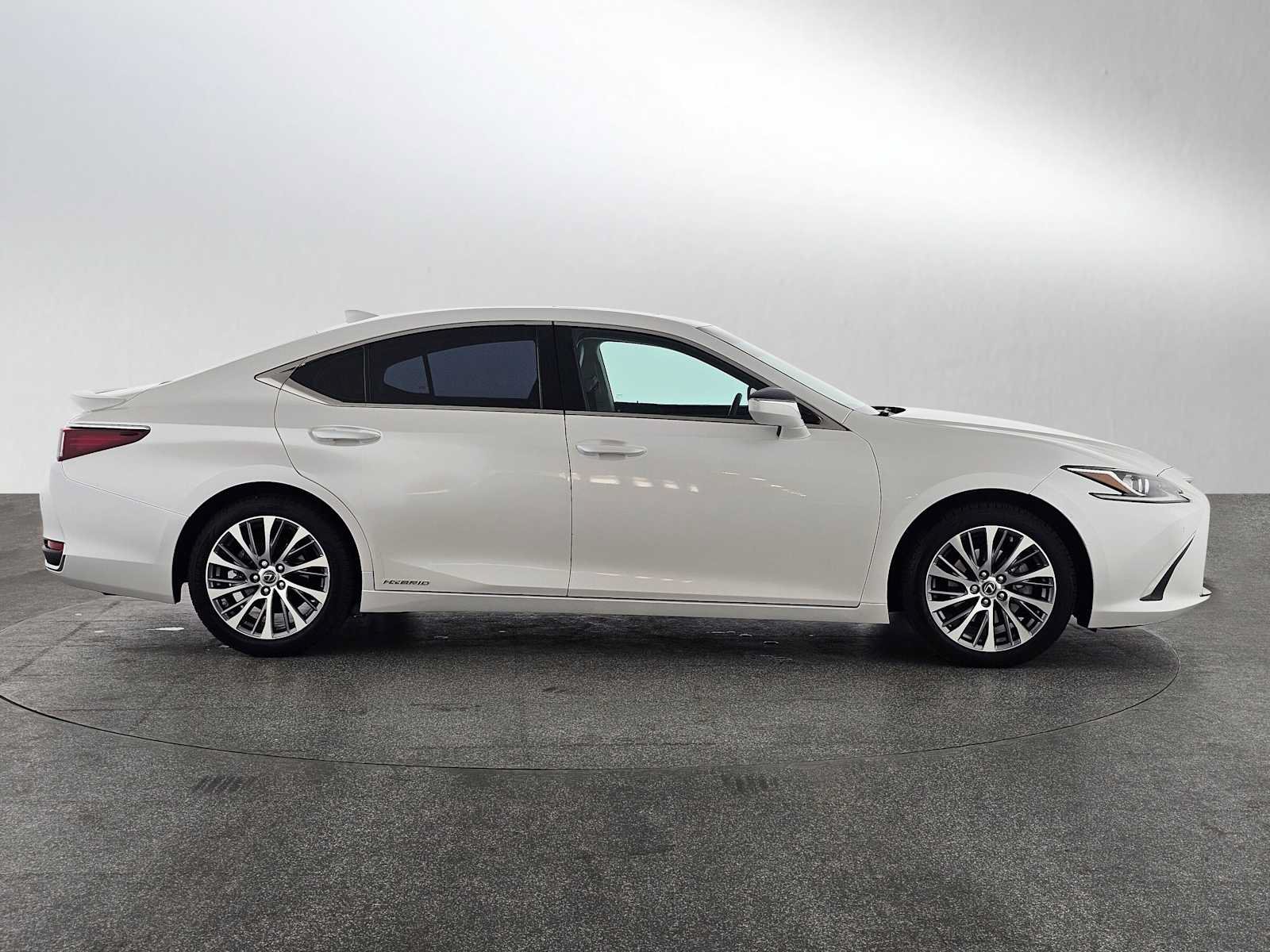 Used 2021 Lexus ES 300h w/ Premium Package FWD image 2