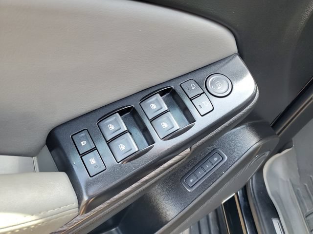 Used 2020 Chevrolet Suburban LT AWD/4WD image 21