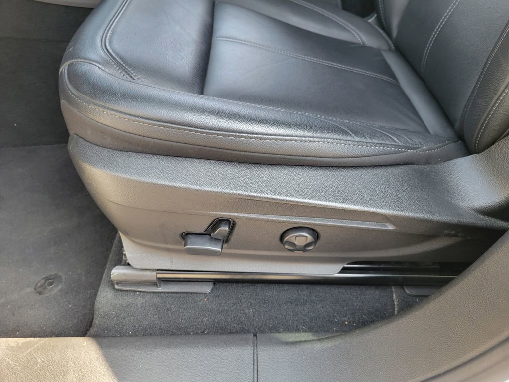 Used 2024 Alfa Romeo Stelvio Sprint RWD image 16