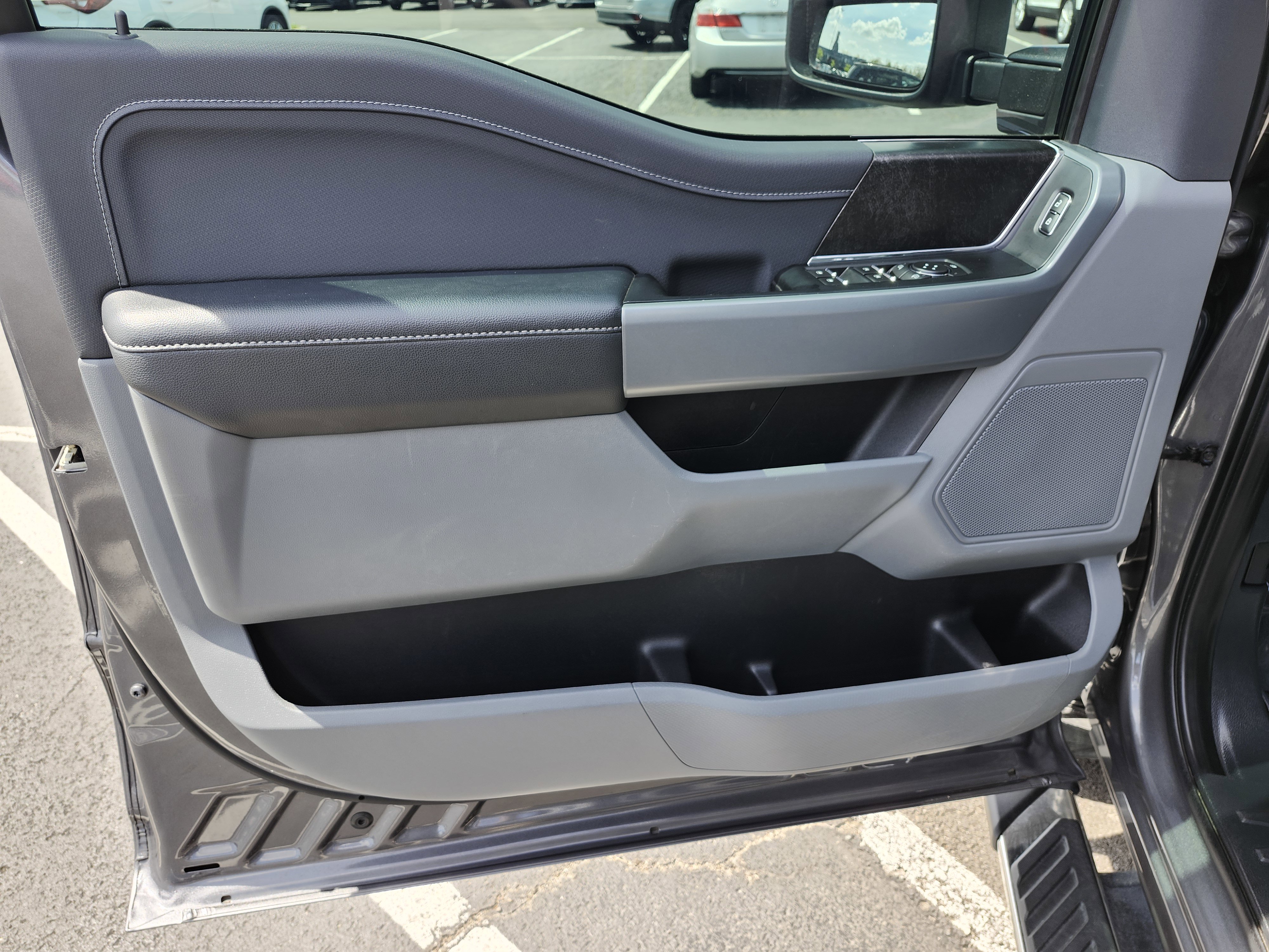 Used 2022 Ford F150 XLT w/ Equipment Group 302A High image 27