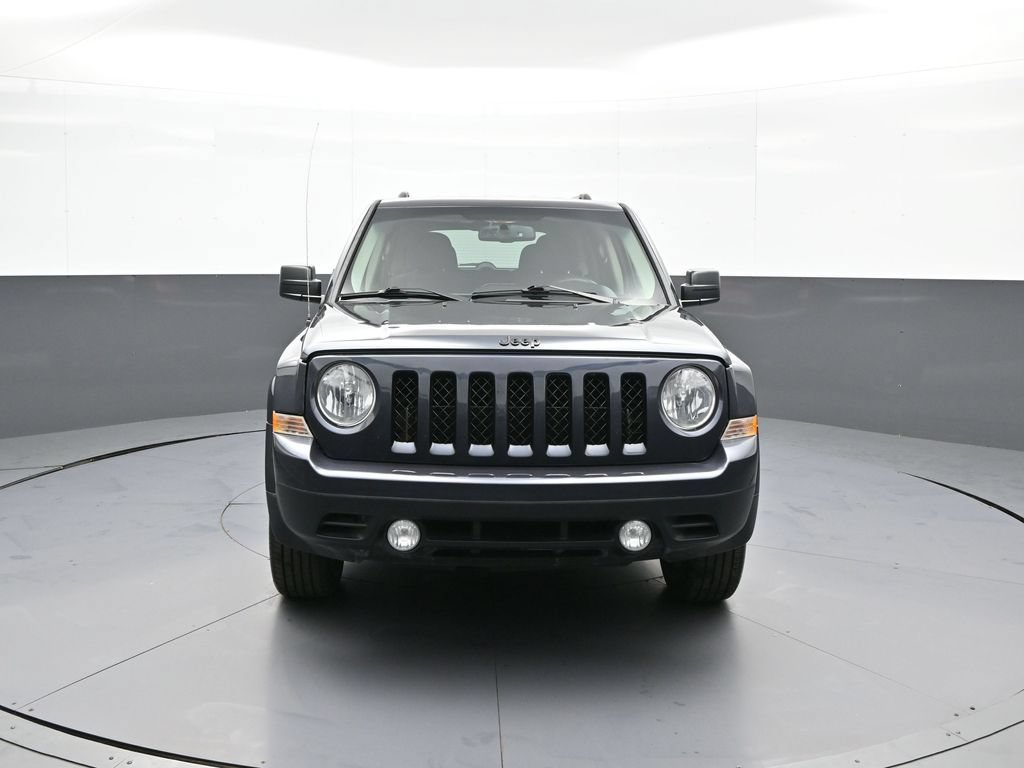 Used 2015 Jeep Patriot Sport w/ Power Value Group FWD image 2