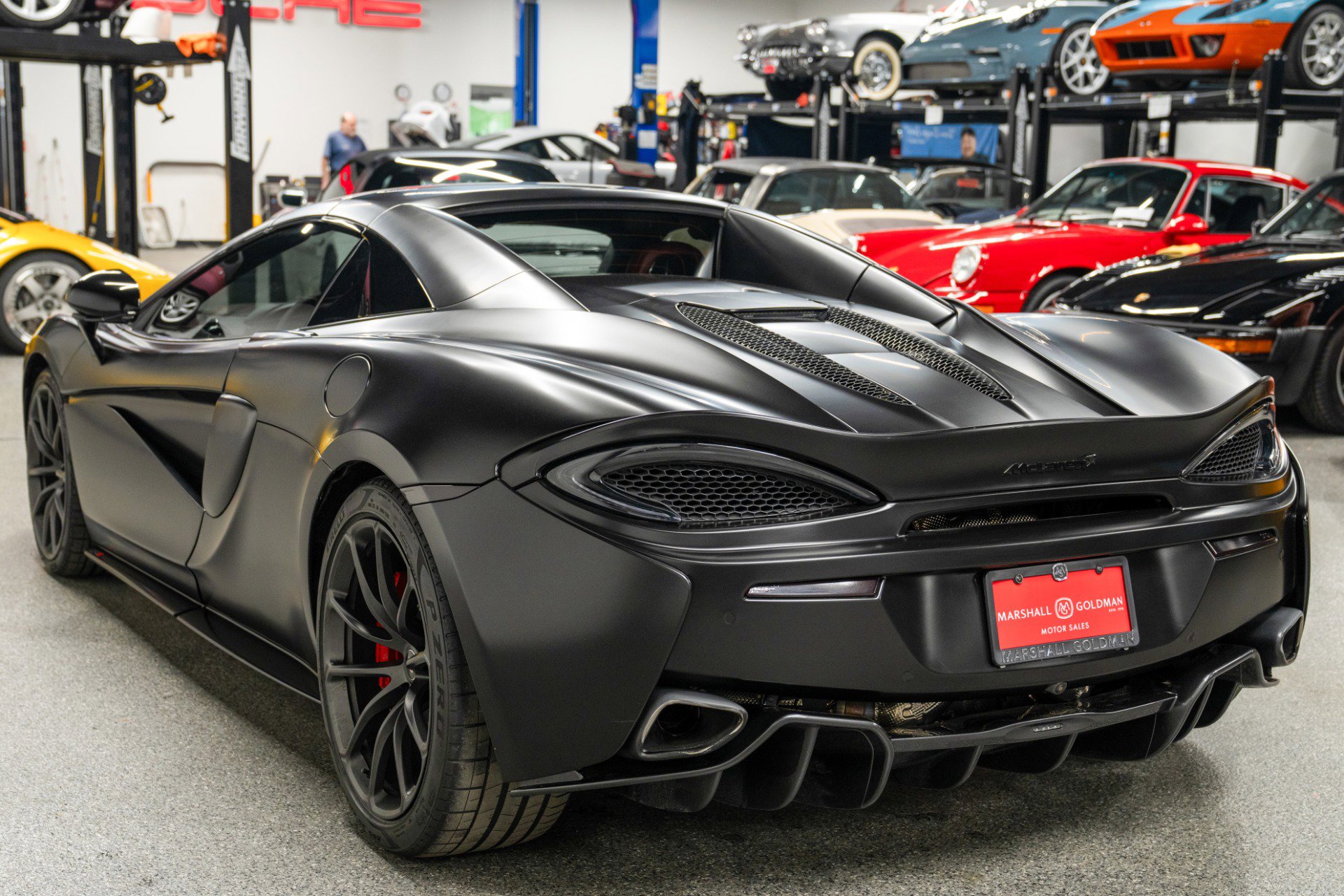 Used 2018 McLaren 570S Spider image 34