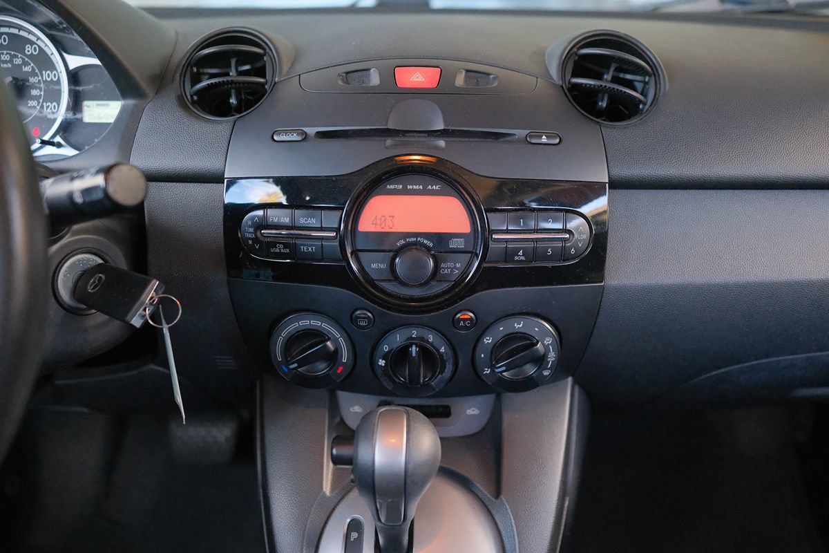 Used 2014 MAZDA MAZDA2 Sport FWD image 16