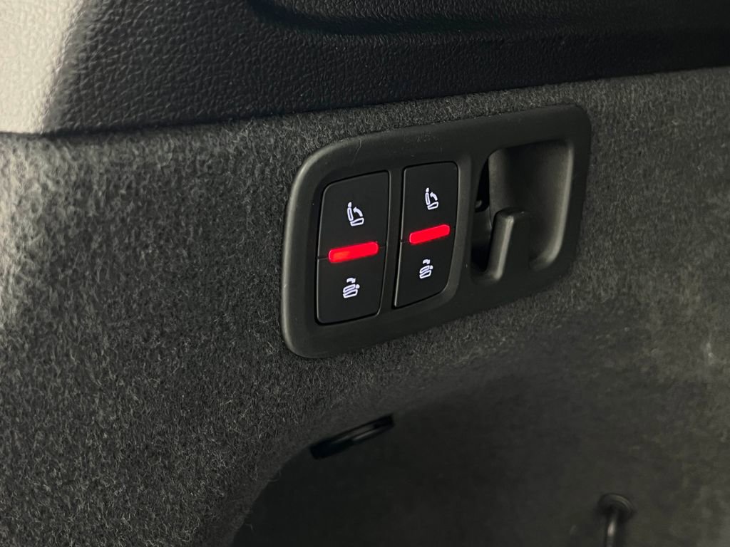 Used 2018 Audi Q7 3.0T Prestige image 31