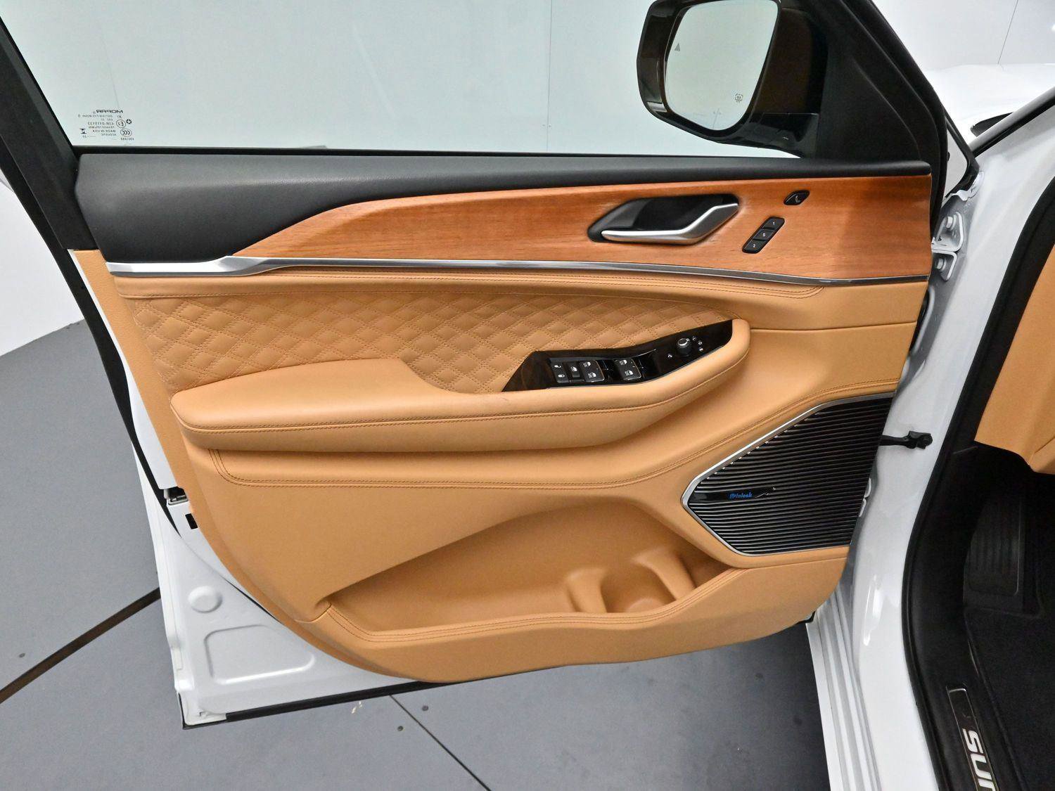 Used 2023 Jeep Grand Cherokee L Summit image 9