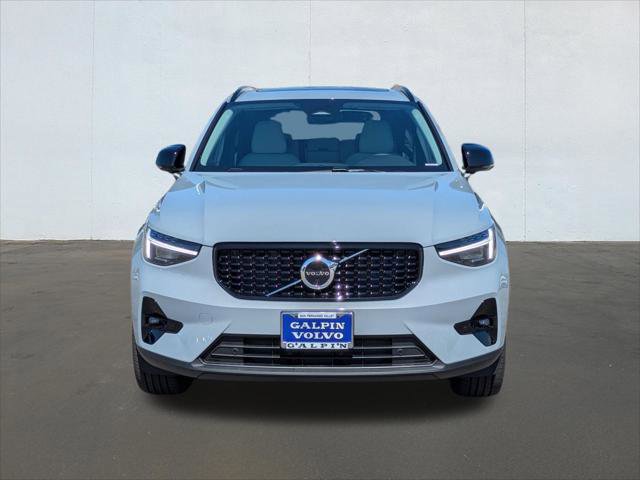 New 2026 Volvo XC40 B5 Plus w/ Protection Package Premier image 4