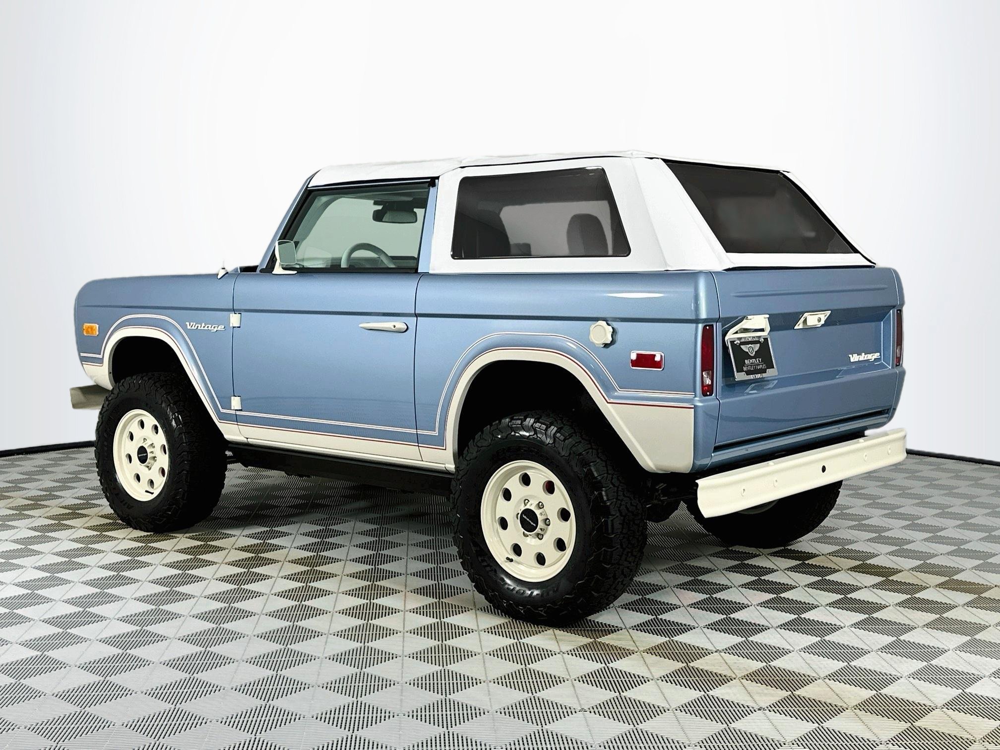 Used 2025 Ford Bronco Badlands AWD/4WD image 7