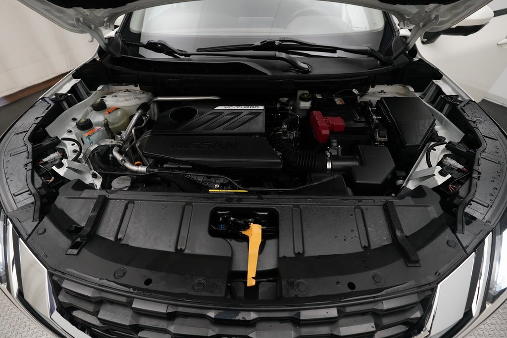 Used 2023 Nissan Rogue SL image 3