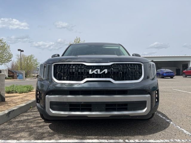 Used 2023 Kia Telluride LX FWD image 4