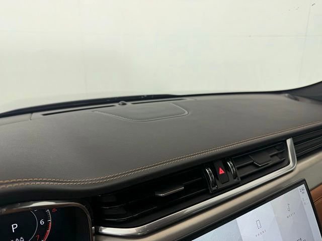 New 2025 Jaguar F-PACE R-Dynamic S image 31