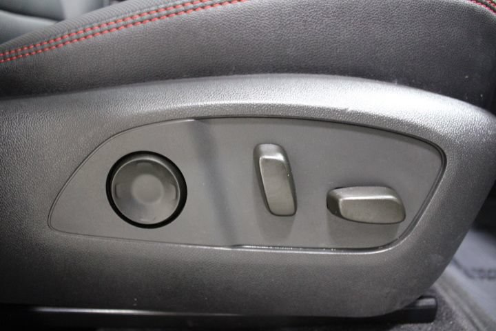 Used 2025 Chevrolet Traverse RS AWD/4WD image 27