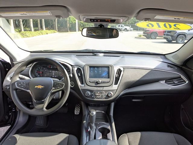 Used 2016 Chevrolet Malibu LT FWD image 14