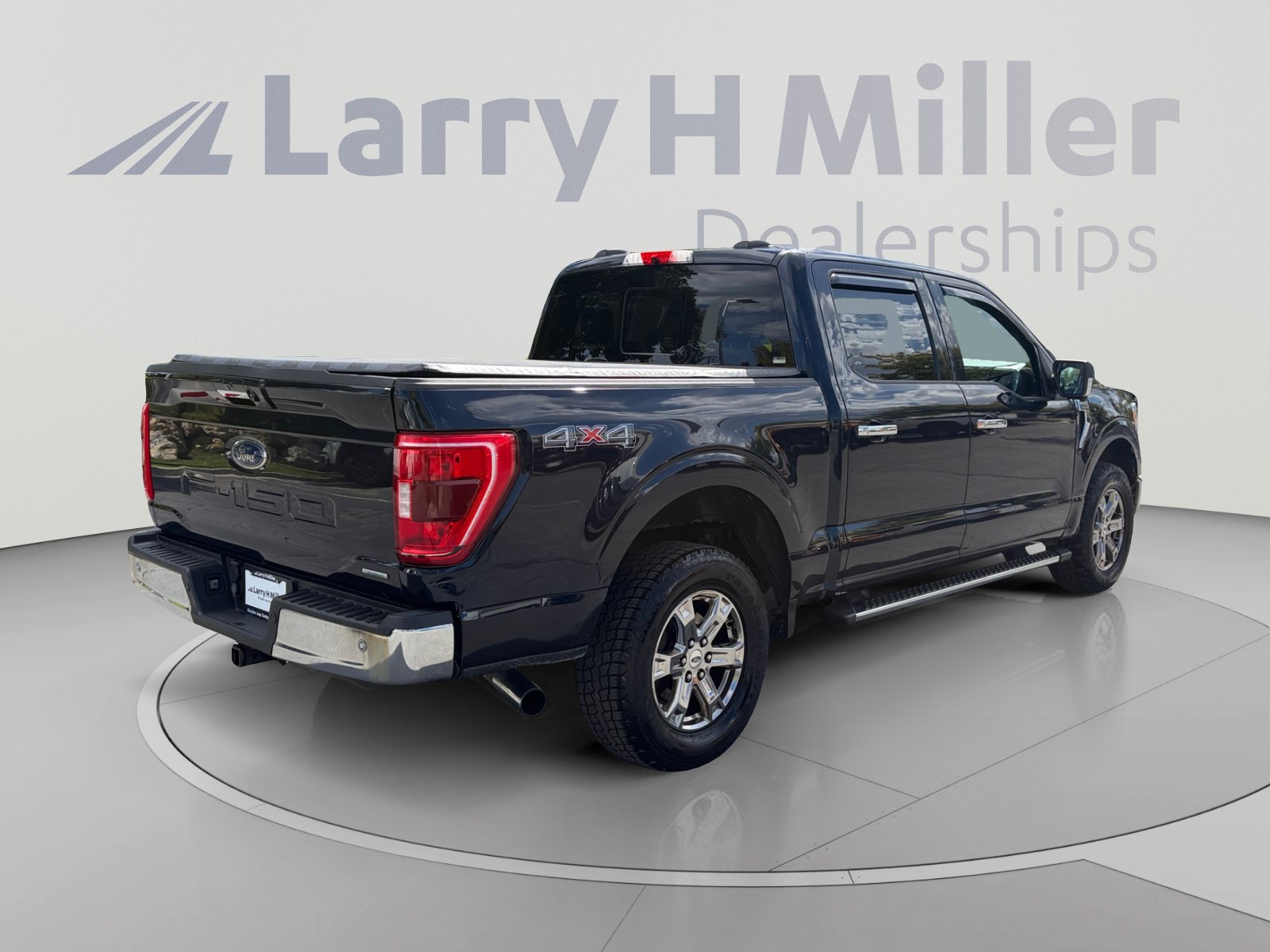 Used 2021 Ford F150 XLT w/ Equipment Group 302A High AWD/4WD image 5