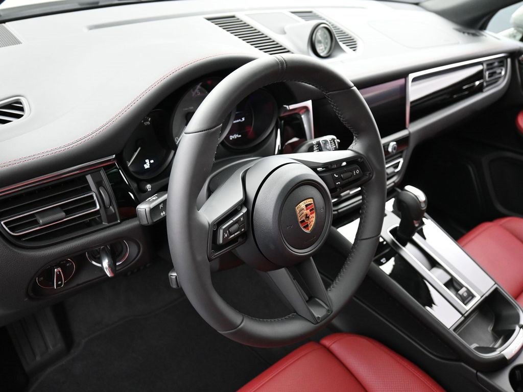 New 2026 Porsche Macan S image 17