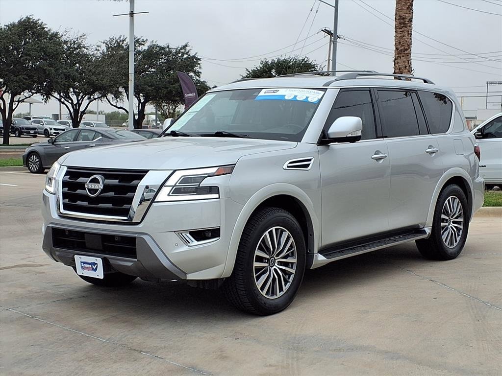 Used 2023 Nissan Armada SL w/ Captain's Chairs Package image 3