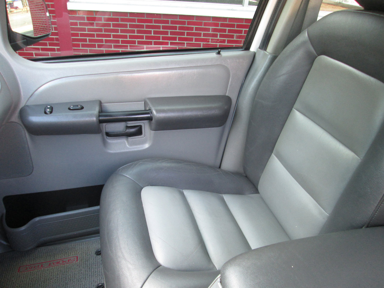 Used 2003 Ford Explorer Sport Trac XLT image 18