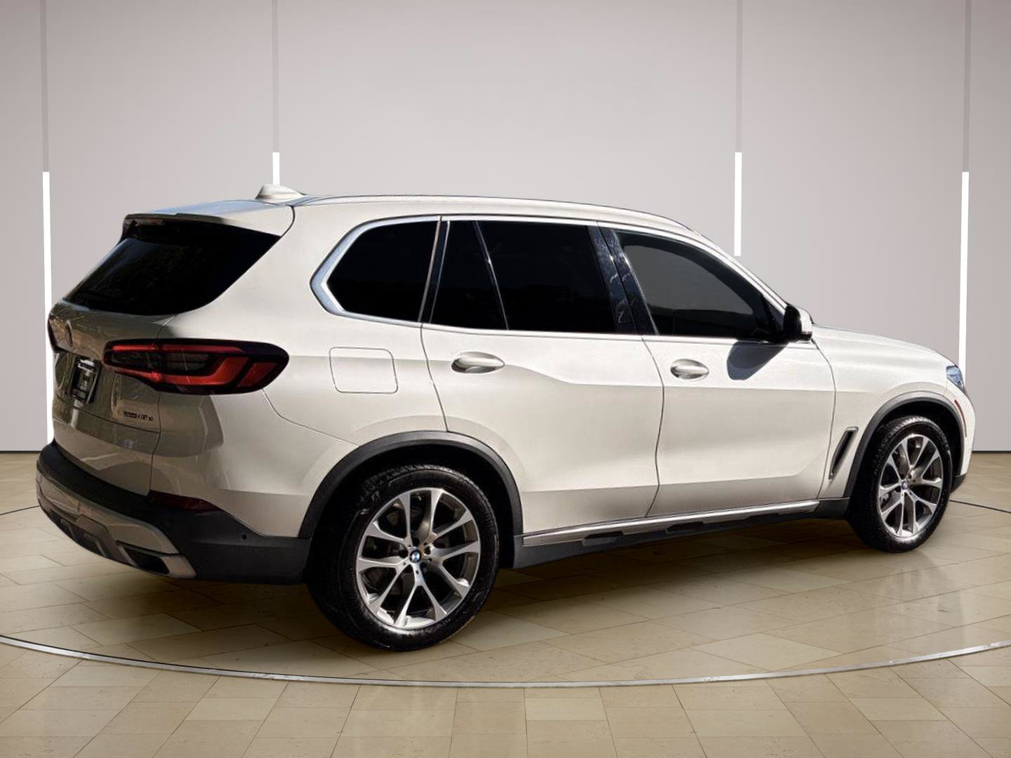 Used 2021 BMW X5 xDrive45e w/ Premium Package AWD/4WD image 5