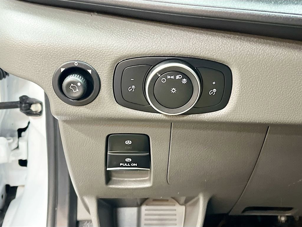 Used 2023 Ford E-Transit Medium Roof image 10