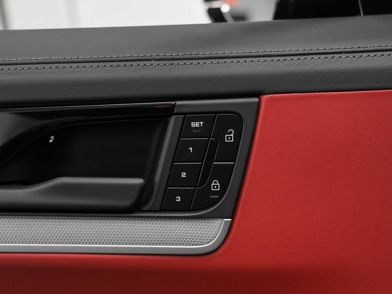 Certified 2026 Porsche Cayenne E-Hybrid AWD/4WD image 29