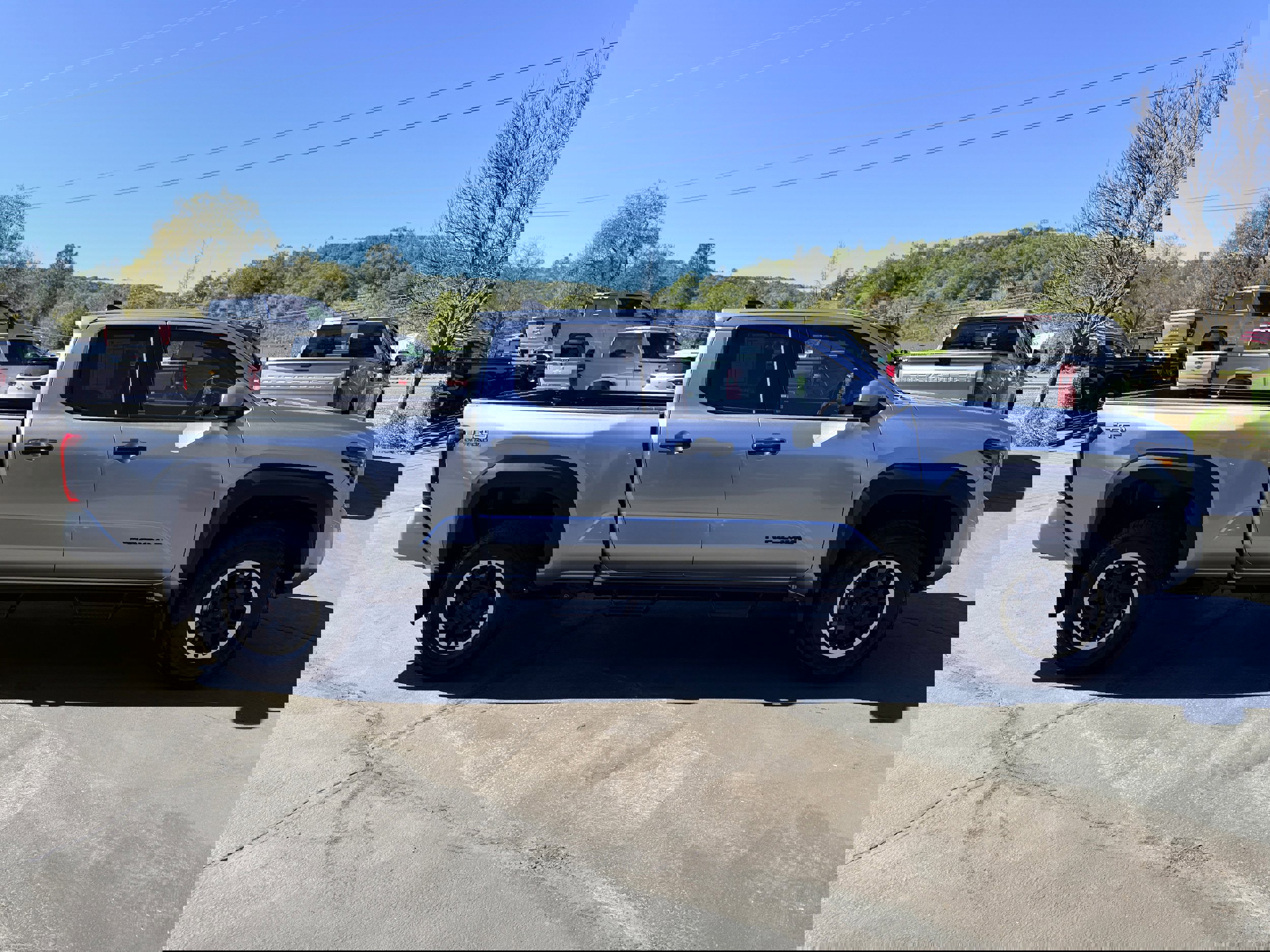 Used 2025 Toyota Tacoma TRD Off-Road image 5
