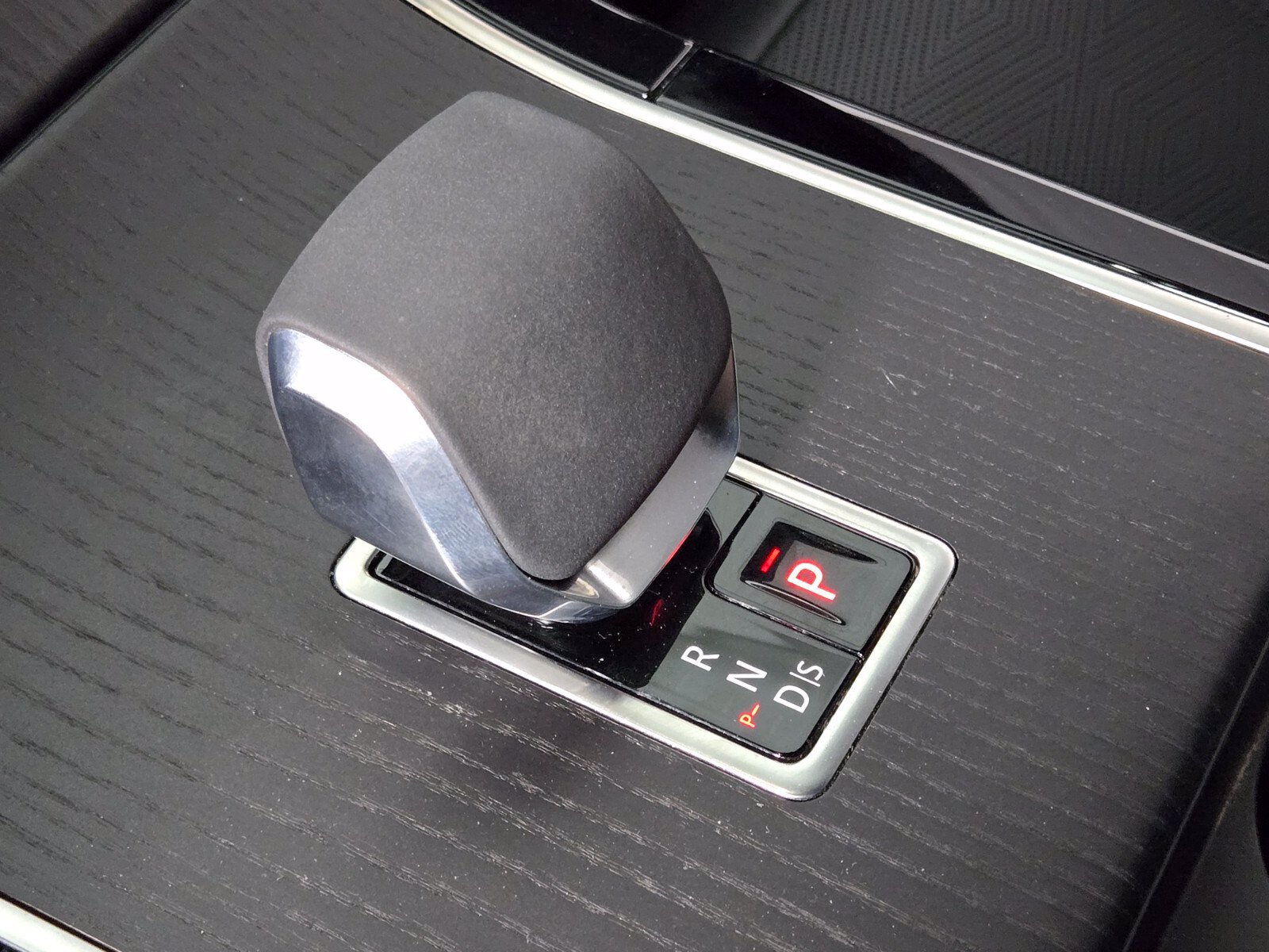 Used 2024 Land Rover Range Rover Velar Dynamic HSE AWD/4WD image 31