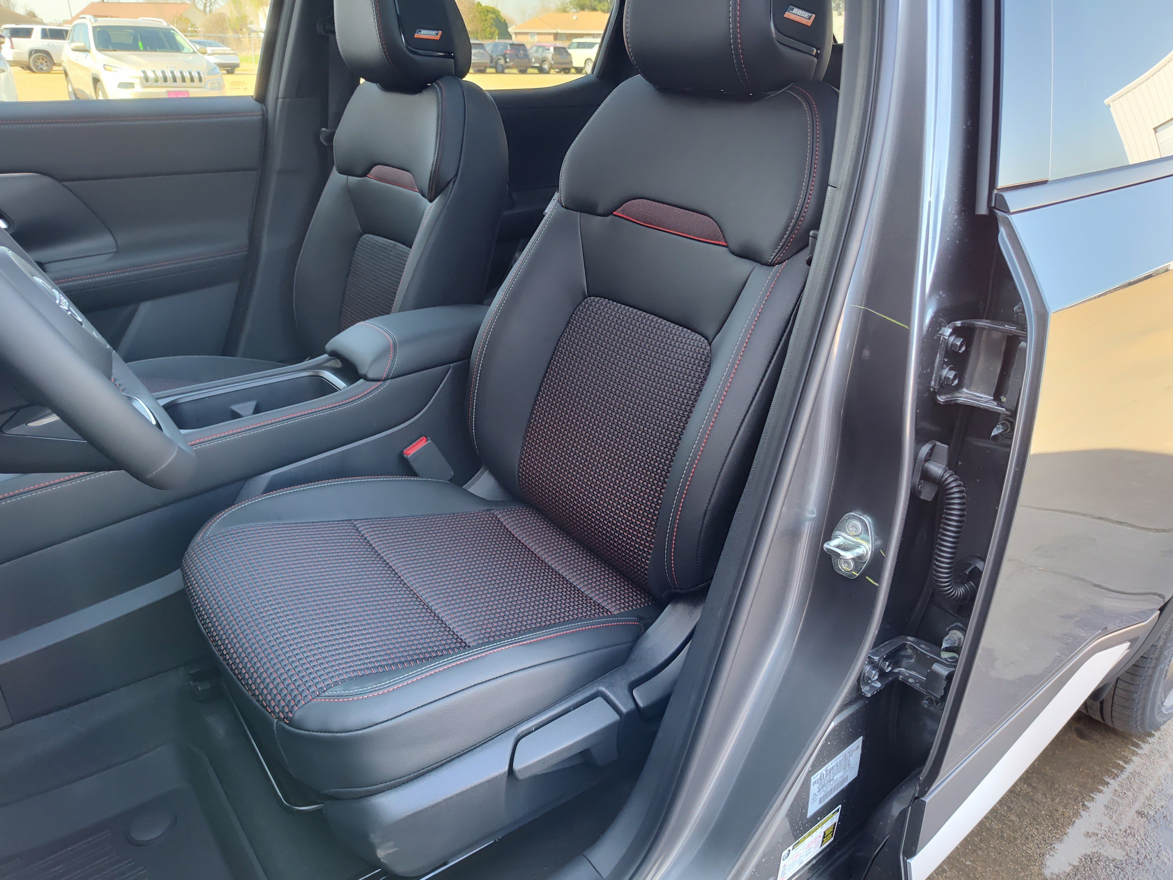 New 2026 Nissan Kicks SR w/ SR Premium Package image 7