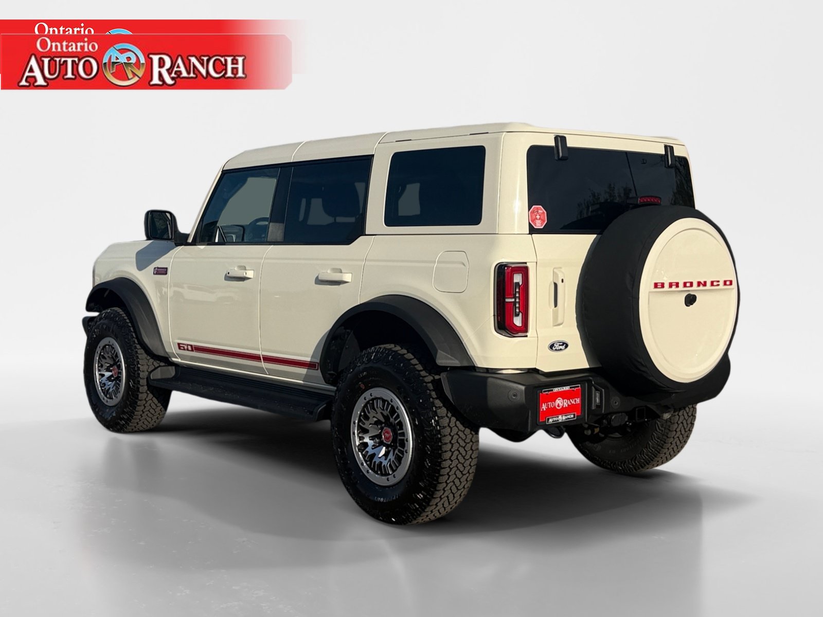 New 2026 Ford Bronco Outer Banks w/ Sasquatch Package AWD/4WD image 3