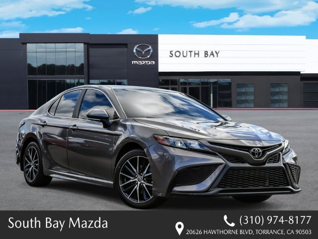 Used 2024 Toyota Camry SE FWD image 1