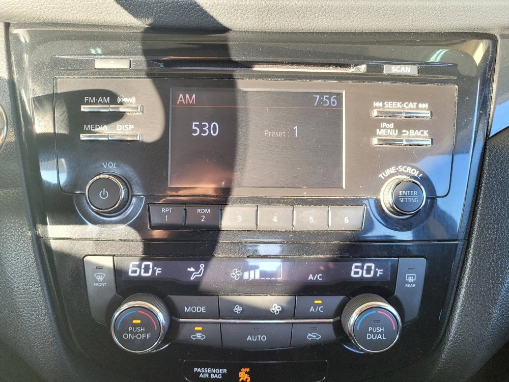 Used 2018 Nissan Rogue Sport SV AWD/4WD image 25