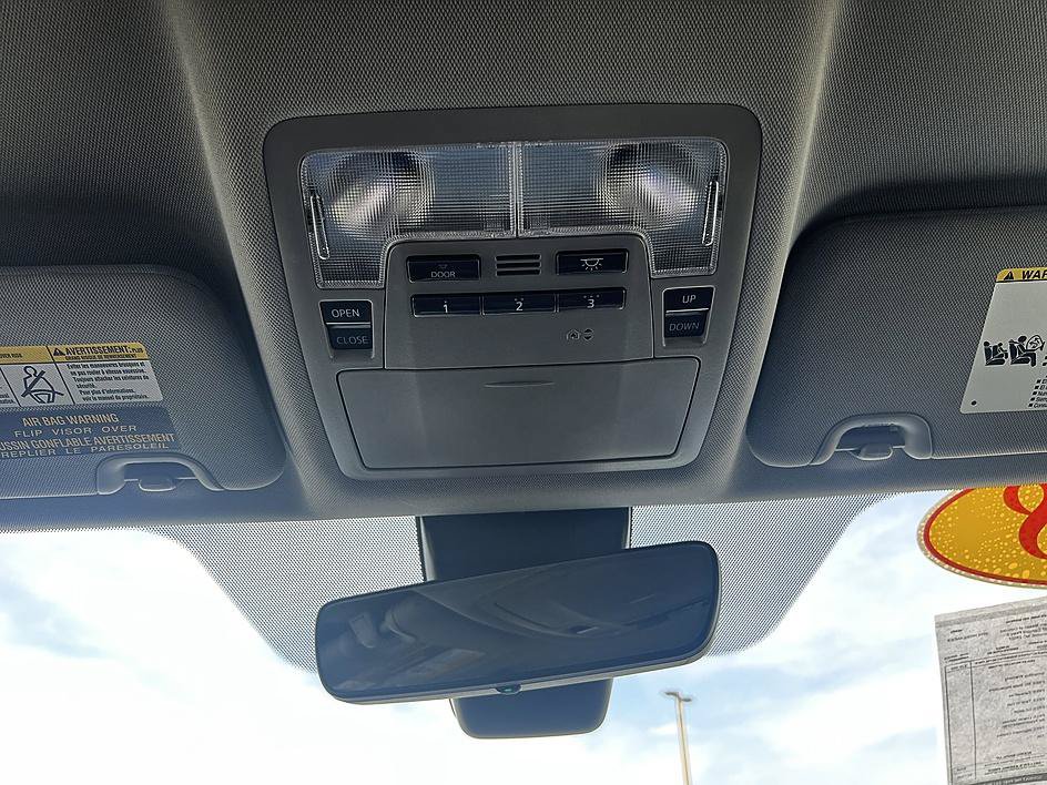 Used 2018 Toyota Highlander XLE FWD image 29