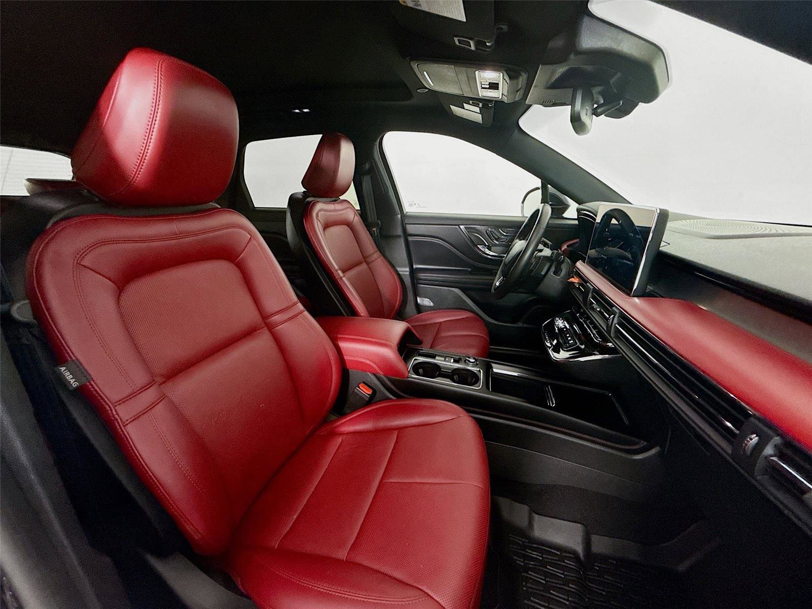 Used 2025 Lincoln Corsair Grand Touring w/ Towing Package image 20