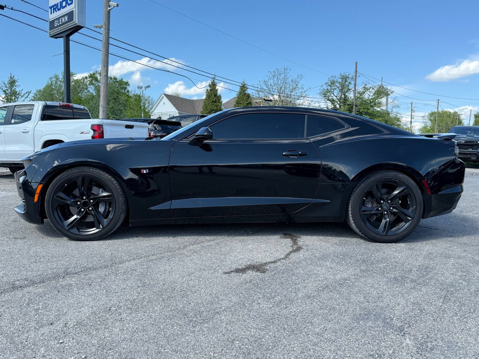 Used 2019 Chevrolet Camaro SS RWD image 3