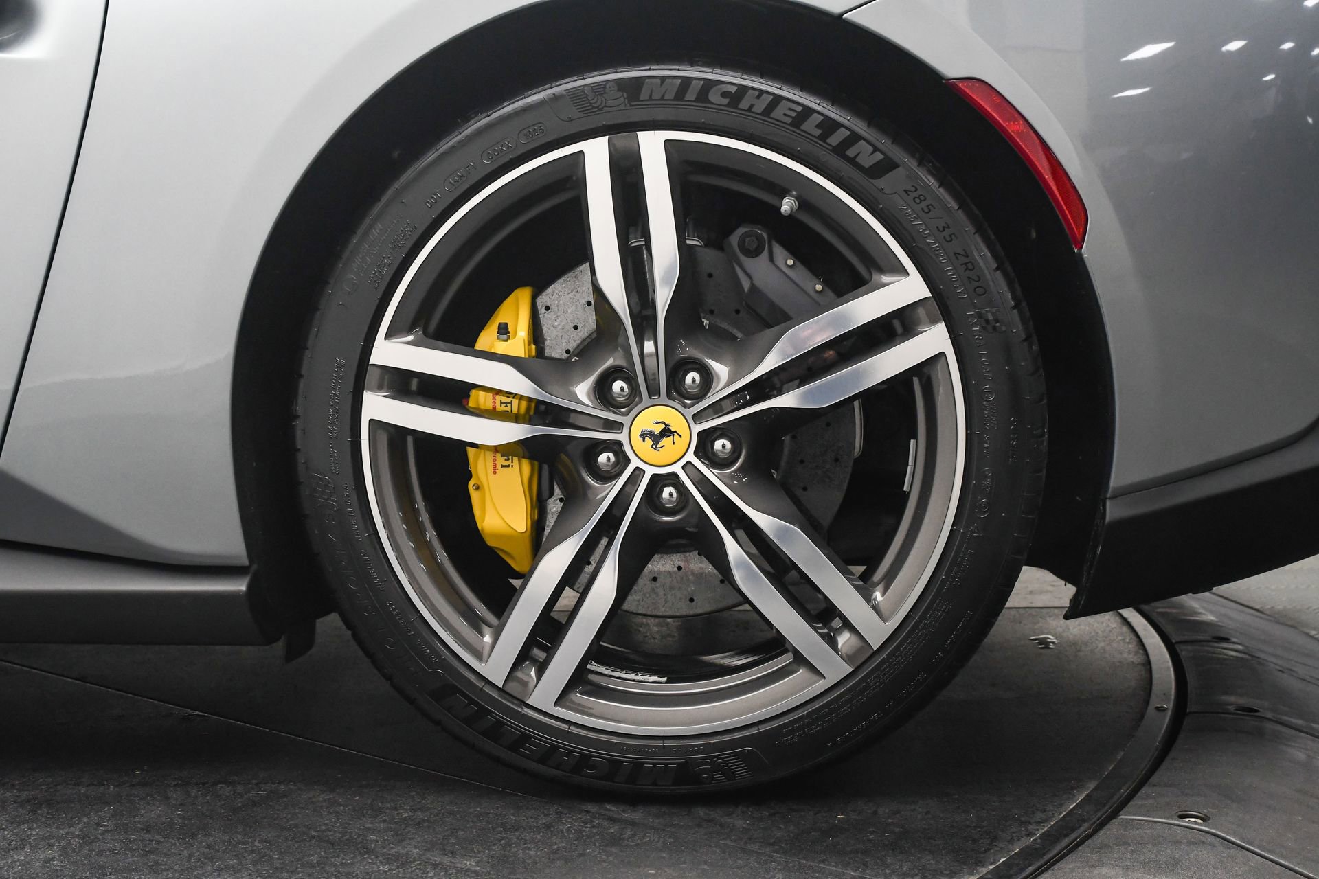 Used 2019 Ferrari Portofino image 36