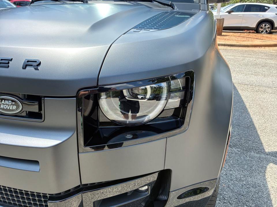 New 2026 Land Rover Defender 110 X-Dynamic SE AWD/4WD image 26