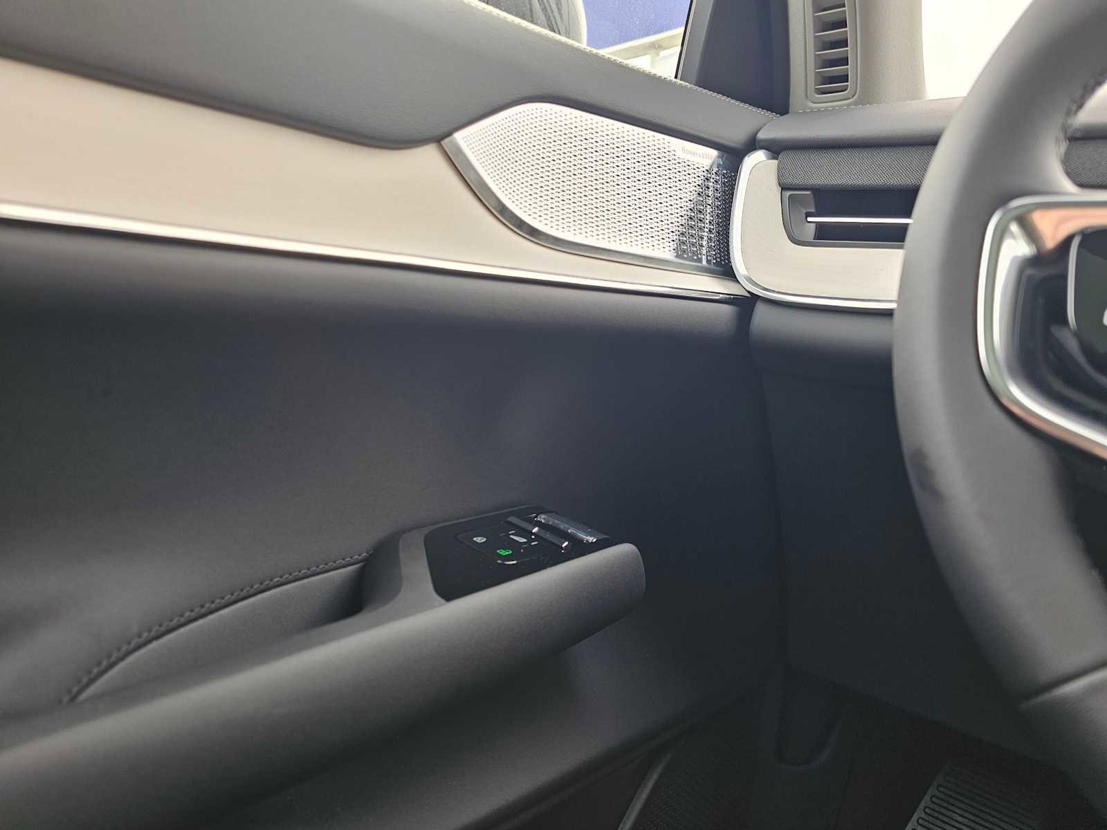 New 2026 Volvo EX90 Ultra image 32