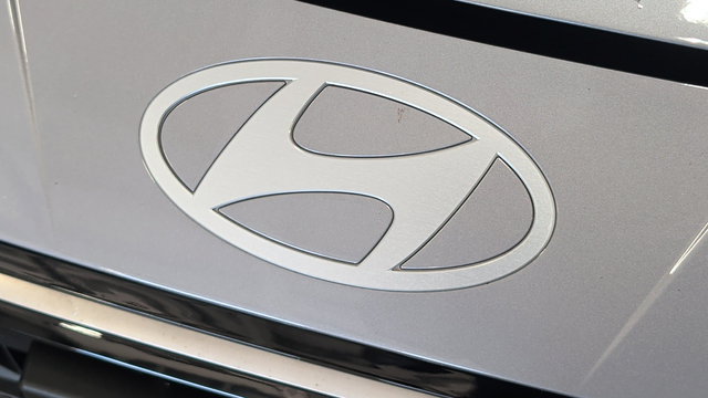 Certified 2025 Hyundai Elantra Limited FWD image 39