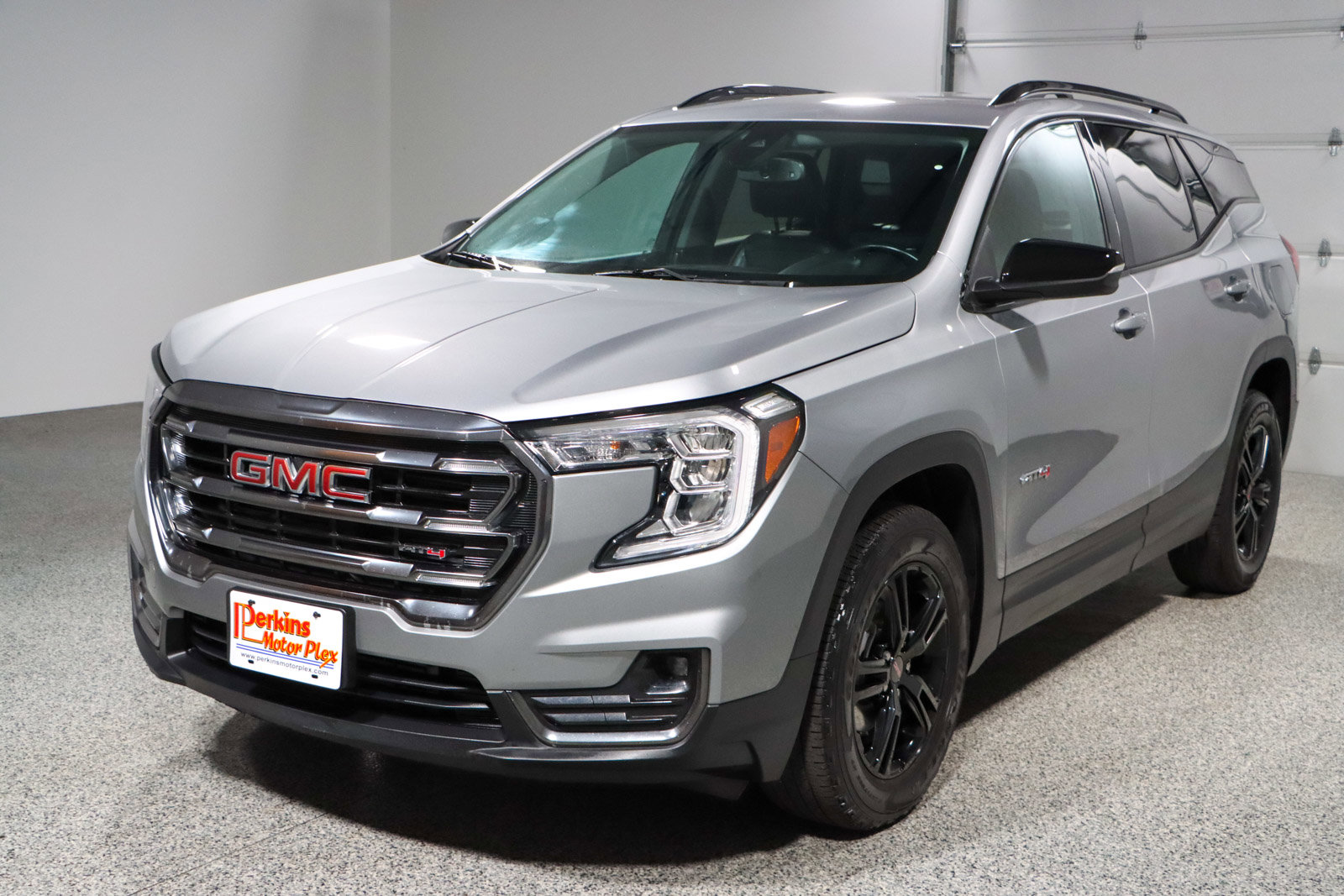 Used 2023 GMC Terrain AT4 image 31