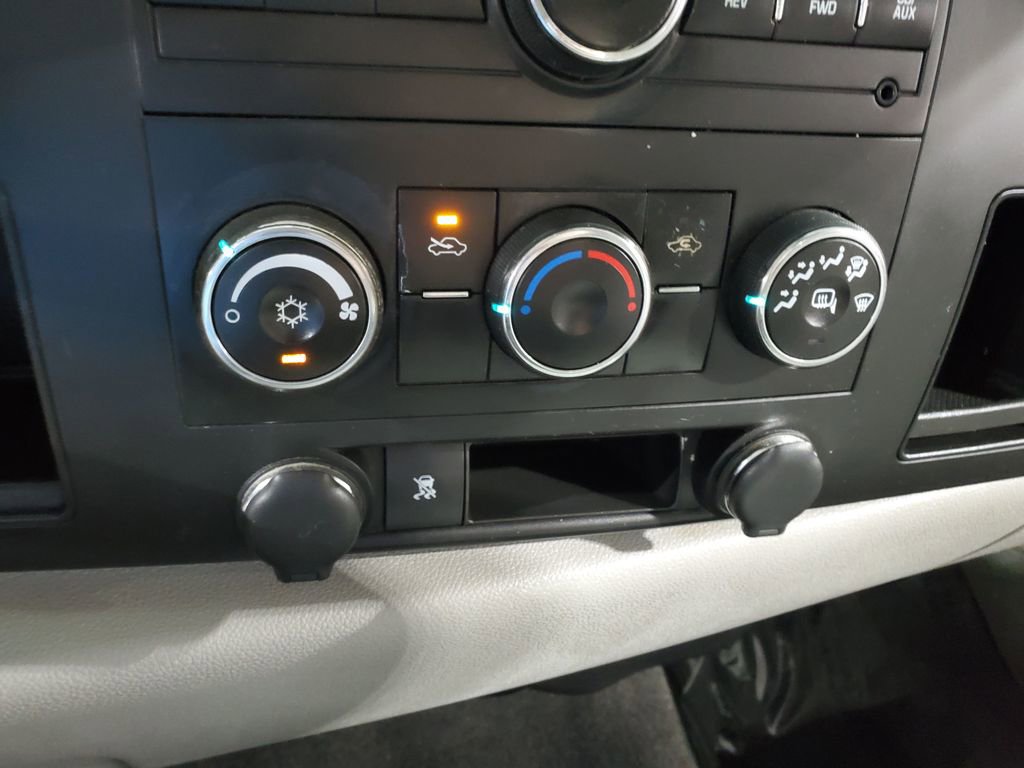 Used 2011 Chevrolet Silverado 1500 LT image 32