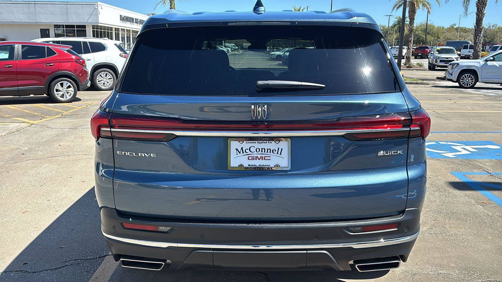 Certified 2025 Buick Enclave Preferred FWD image 6