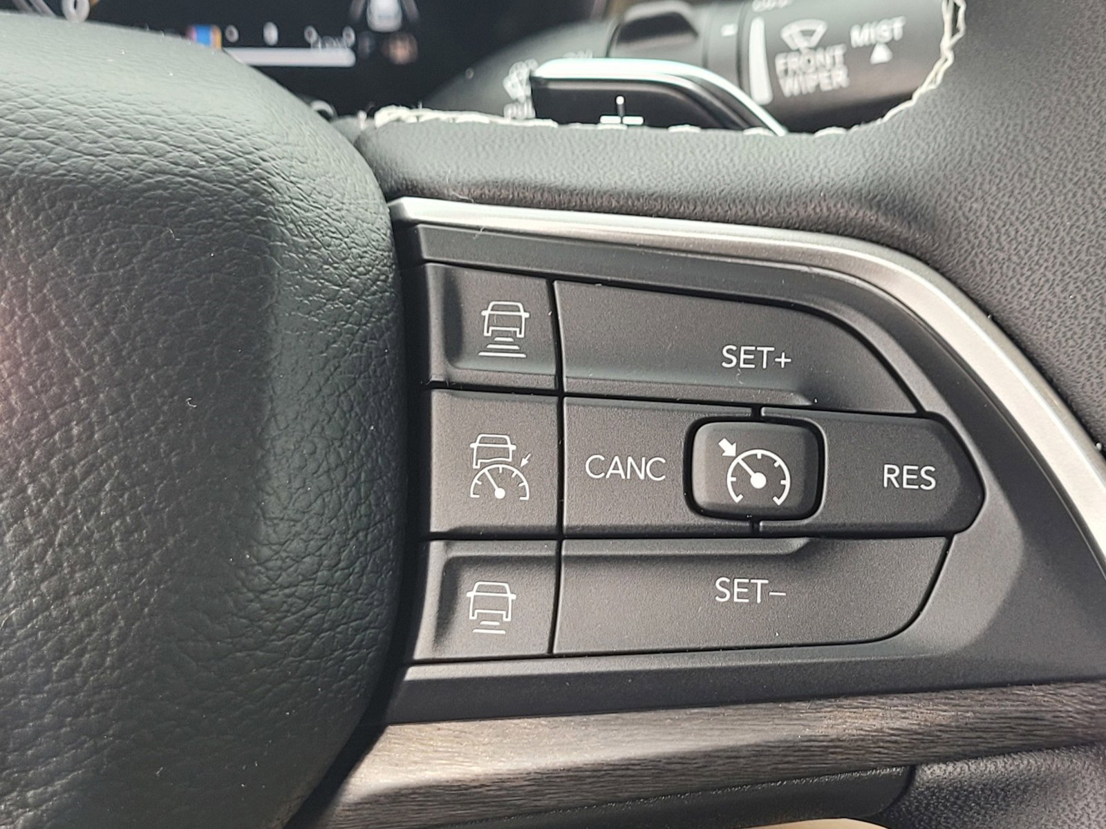 New 2025 Jeep Grand Cherokee Limited w/ Luxury Tech Group II image 21