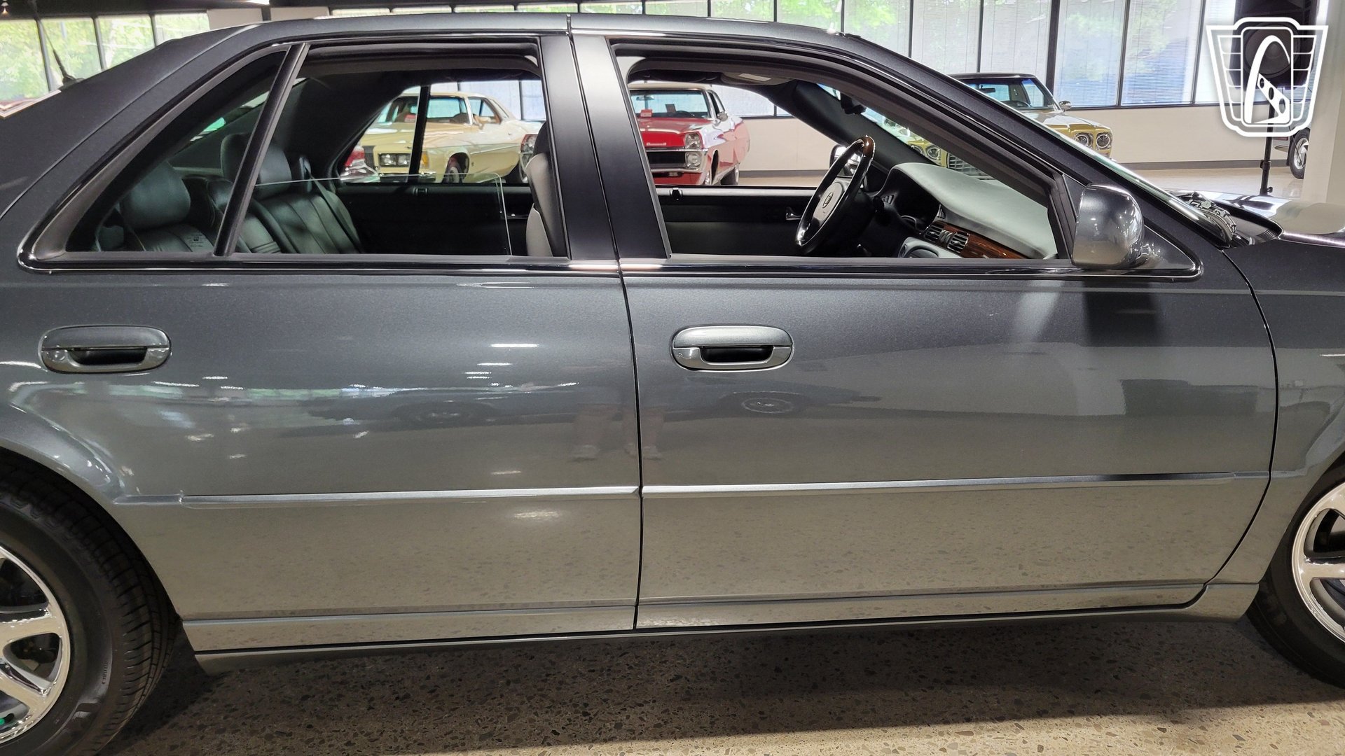 Used 2004 Cadillac Seville SLS w/ Preferred Equipment Group FWD image 40