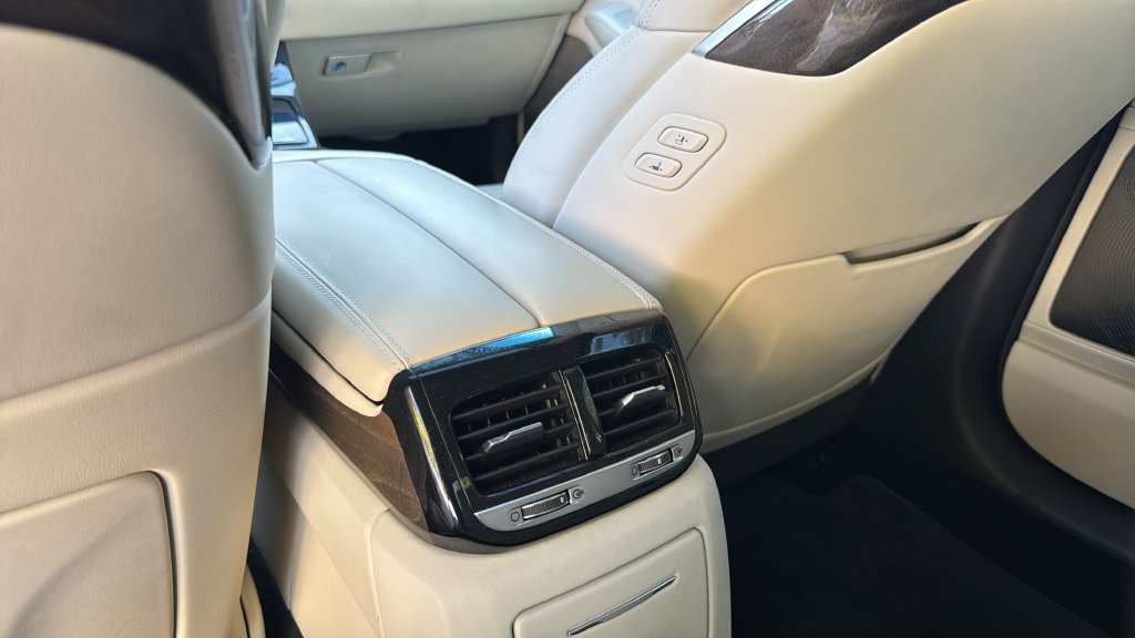 Used 2018 Genesis G90 3.3T Premium AWD/4WD image 34