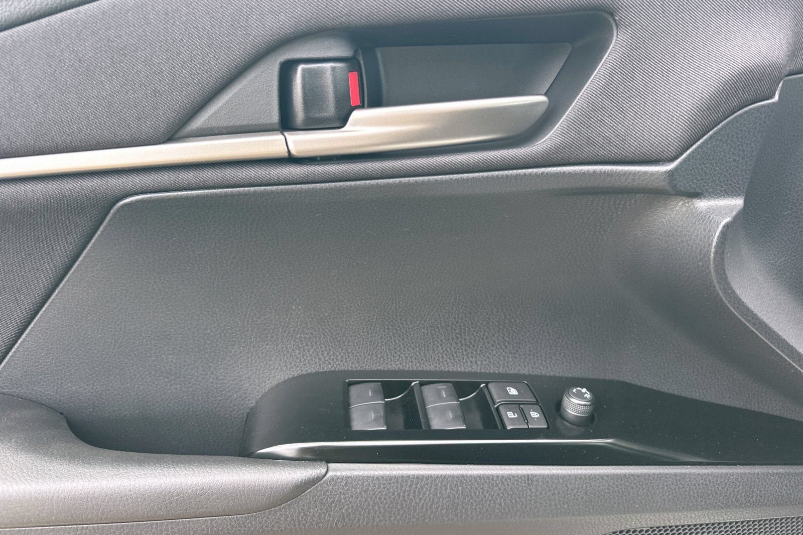 New 2026 Toyota Camry LE FWD image 10
