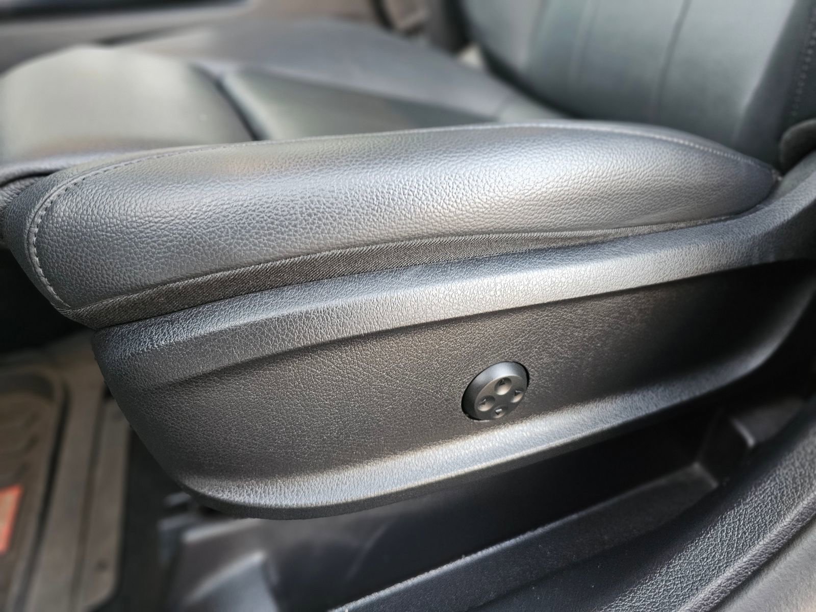 Used 2022 Mercedes-Benz GLB 250 4MATIC image 20