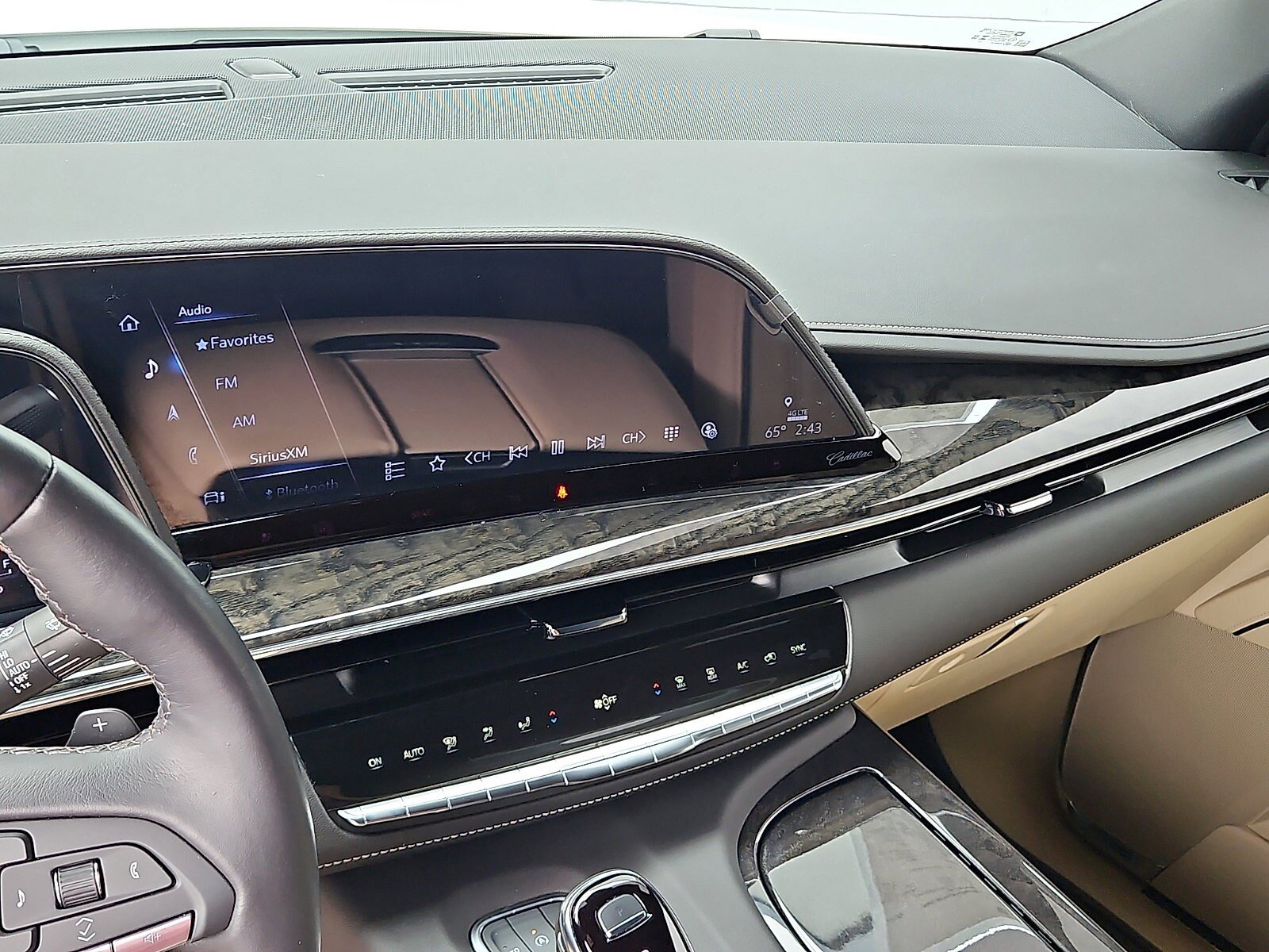 Certified 2024 Cadillac Escalade Premium Luxury RWD image 21