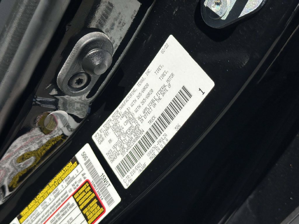 Used 2022 Toyota Tundra Limited w/ Power Package AWD/4WD image 15