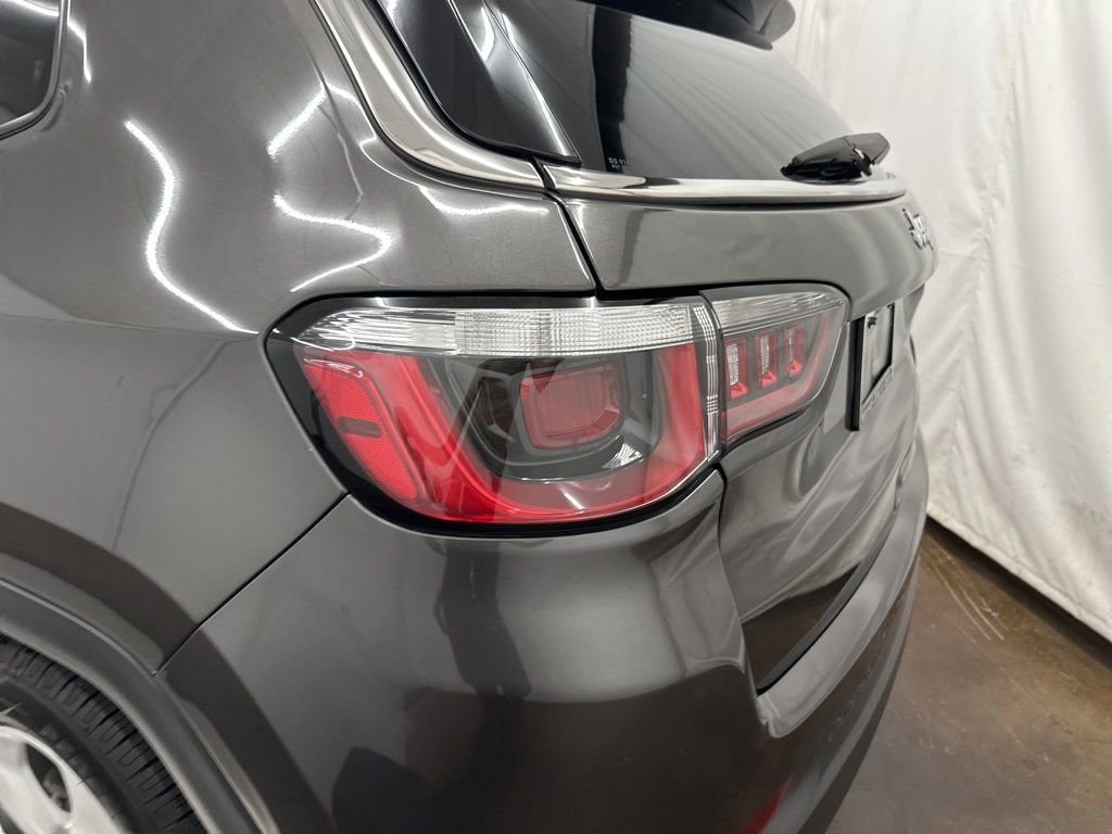 Used 2019 Jeep Compass Latitude w/ Safety & Security Group FWD image 9