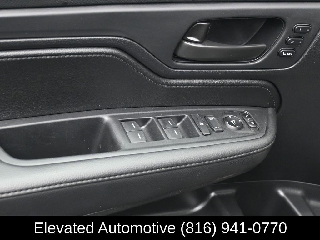 Used 2025 Honda Odyssey Sport-L image 16