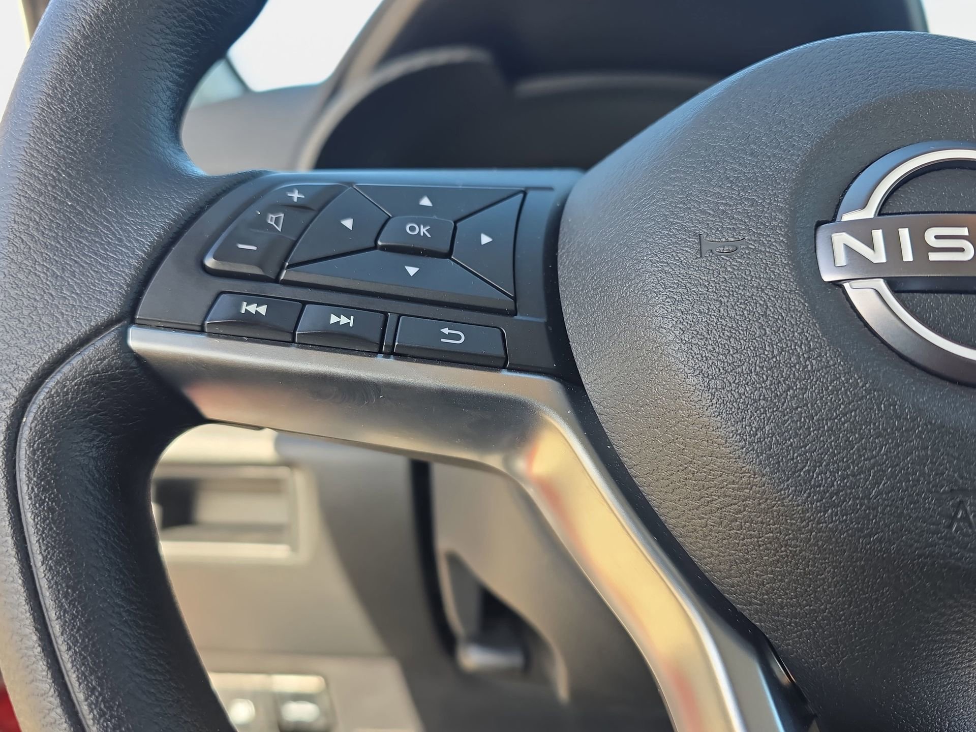 Certified 2025 Nissan Versa SV w/ Trunk Package image 16